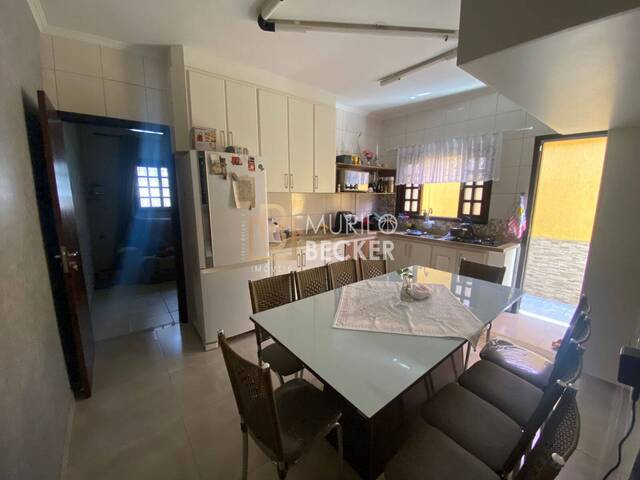 Casa para Venda em São José dos Campos - 3