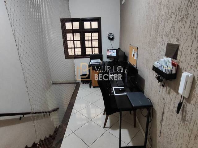 Casa para Venda em São José dos Campos - 4
