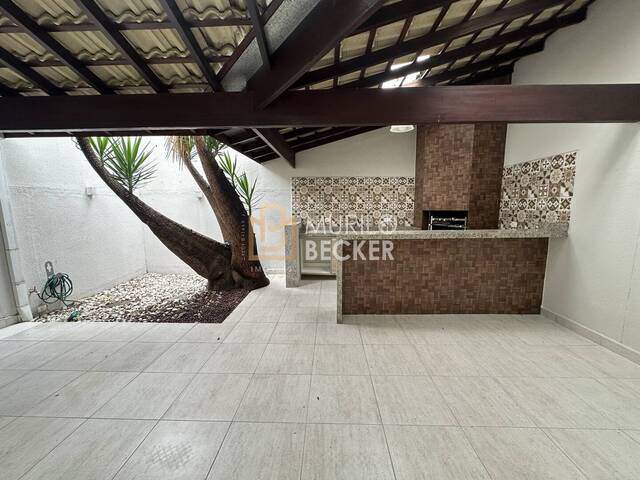 Venda em Loteamento Villa Branca - Jacareí