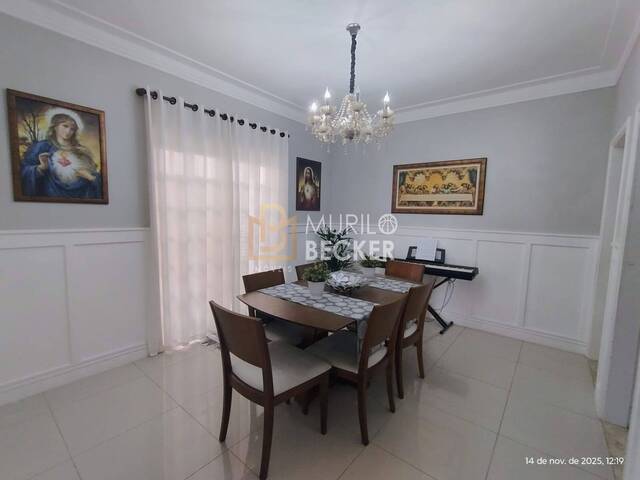 Casa para Venda em São José dos Campos - 4