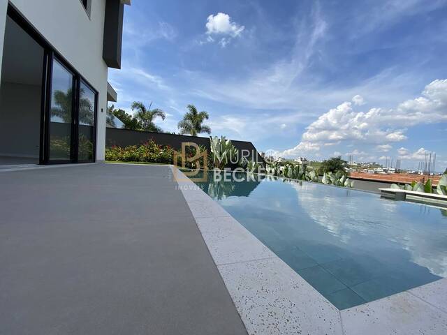 Venda em Condomínio Reserva do Paratehy - São José dos Campos