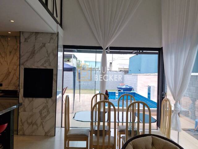 Casa em condomínio para Venda em Jacareí - 2