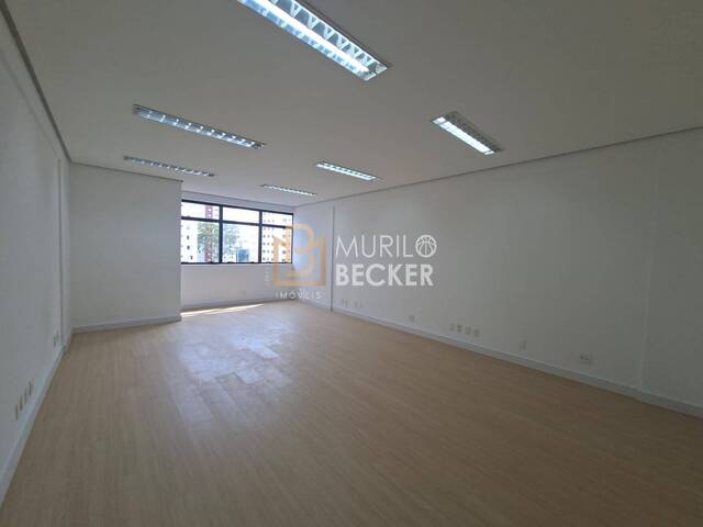 Locação em Parque Residencial Aquarius - São José dos Campos