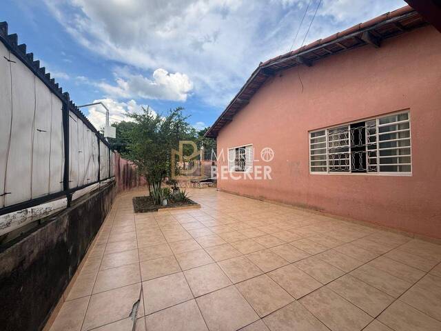 Casa para Venda em São José dos Campos - 3