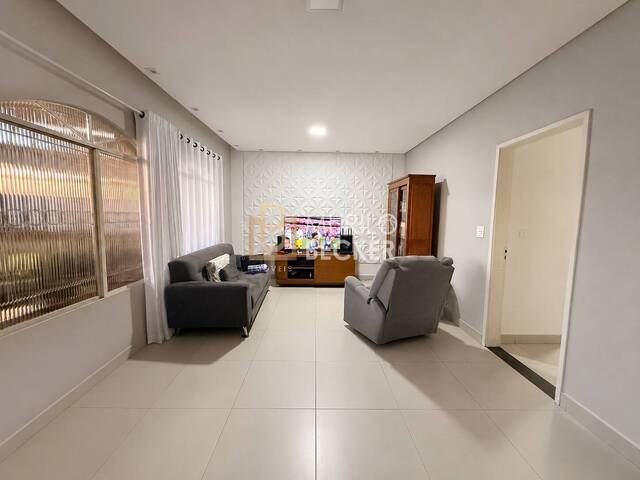 Casa para Venda em São José dos Campos - 2