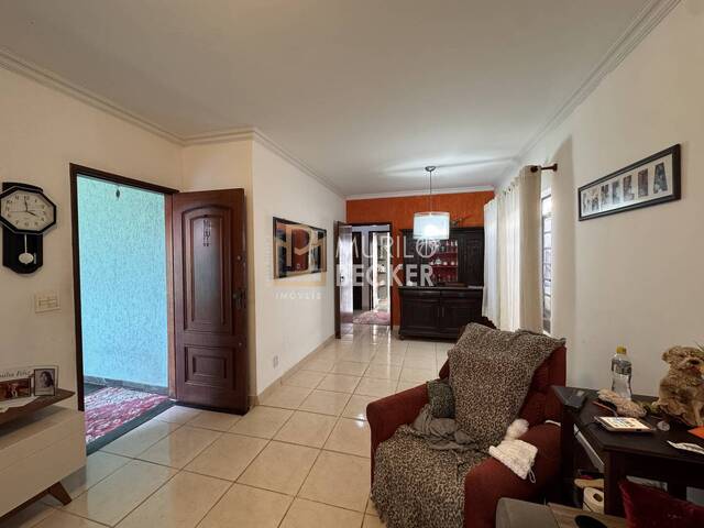 Casa para Venda em São José dos Campos - 4