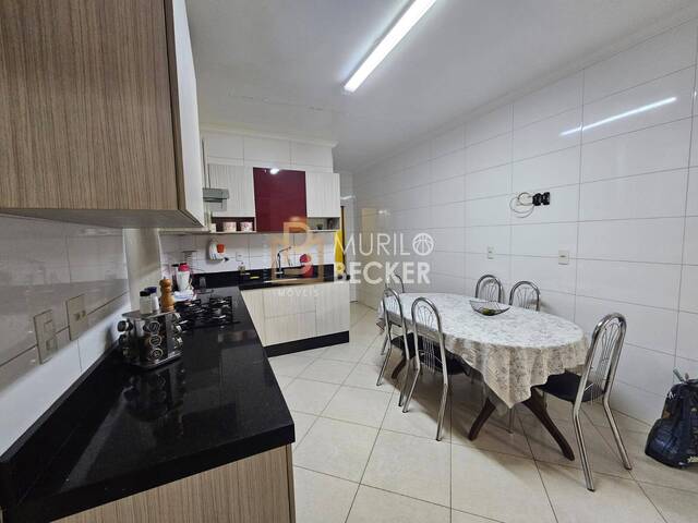 Casa para Venda em São José dos Campos - 4